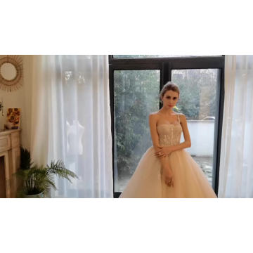 Light champagne Off-Shoulder Wedding Dress Bridal Gown with Appliques and Handmade Flower 2020 Luxury Wedding Dress for Ladies